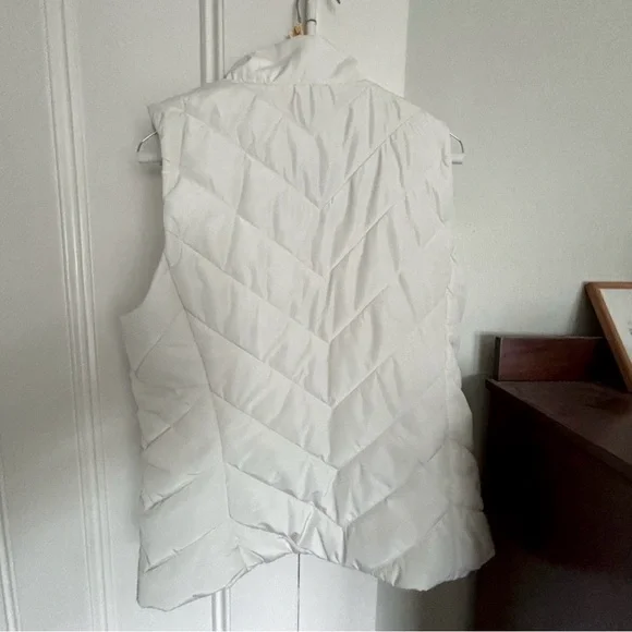 Michael Kors White/Cream Quilted Vest - Picture 2 of 4
